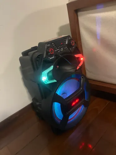 Caixa de Som-Bluetooth AMVOX max STRONDO II 550 Watts rms 220 volts semi nova pouco uso. 