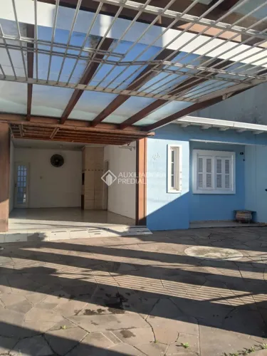 Casa para Locação - 3 Dormitórios com Piscina | Bairro Harmonia | Canoas/RS