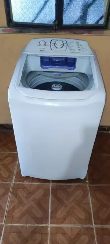 Vende-se máquina de lavar roupa 