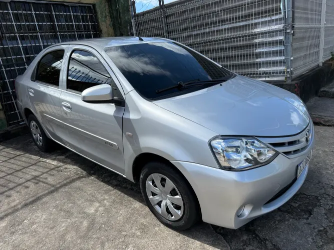 Toyota Etios X Sedan 1.5 Flex 16V 4P Mec. 2014