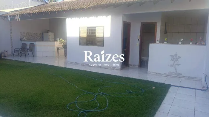 Casa residencial à venda no Cidade Jardim em Uberlândia com 4 suítes e 3 vagas