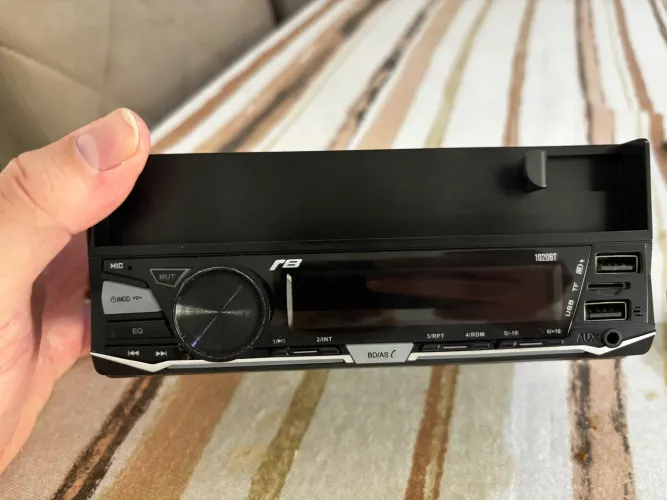 Rádio Automotivo Bluetooth R8 c/ suporte para Celular 