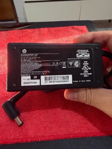 Fonte de Alimentação HP Original 65W 19.5V 3.33A Bivolt TPC-LA58