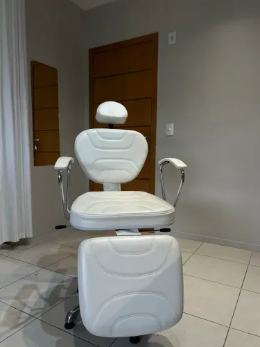 Cadeira maquiadora/designer sobrancelha