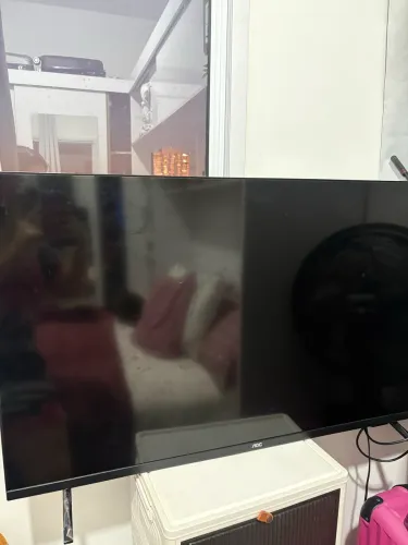 TV 43 (com defeito na tela)