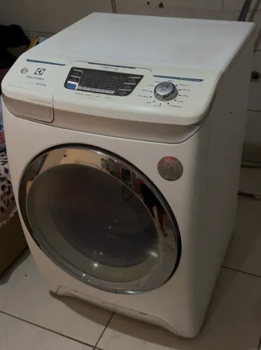 Lava e seca Electrolux 10,5kg