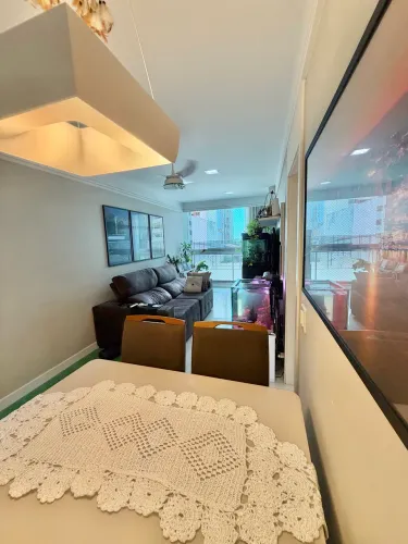 Apartamento Reformado | 2 Quartos | 70 m² | 1 Quadra do Mar | Início de Itaparica