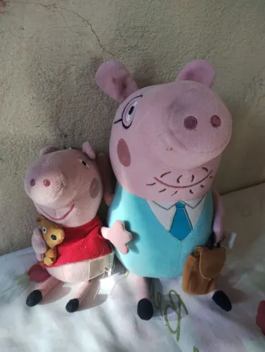 Pelúcias Peppa Pig e Papai Pig