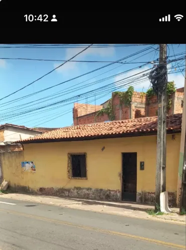 Vendo casa na Avenida Luís Rocha 