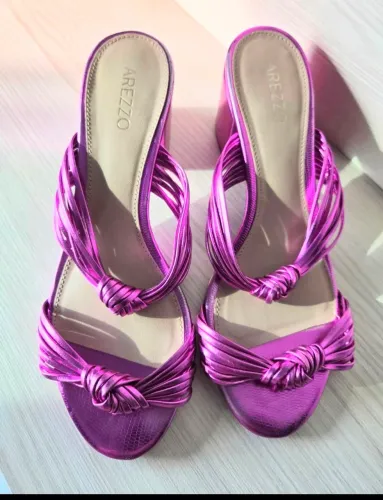 Sandália Arezzo 37 R$ 25