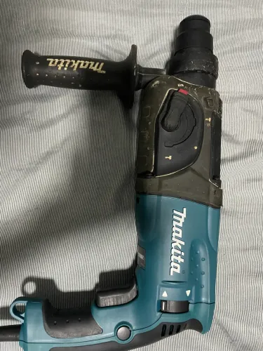 Martelete makita hr2470 220V