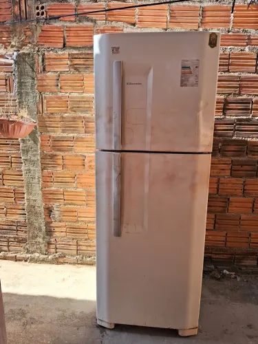 Vendo geladeira usada fusionado