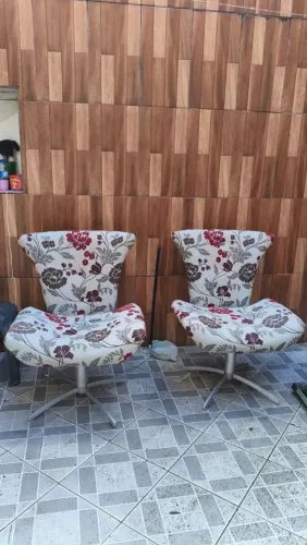 2 cadeiras giratórios decorativas
