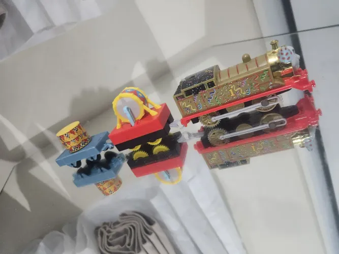 Vendo brinquedos de thomas e seus amigos