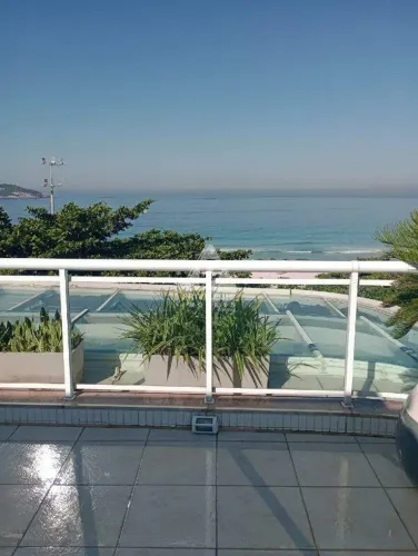 Cobertura Duplex de Frente para o Mar no Exclusivo Condomínio Lanai