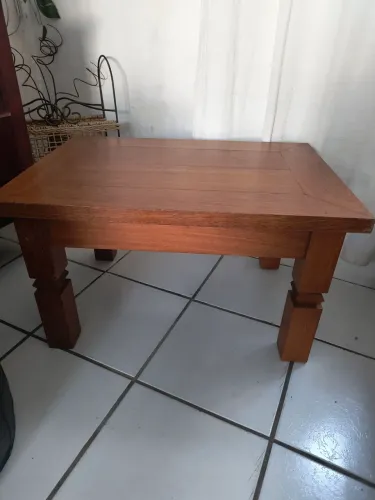 Vendo mesinha de centro madeira