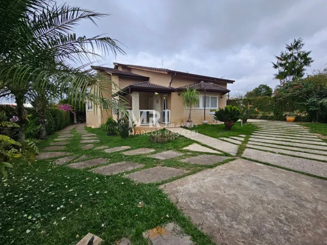 Casa Residencial PLANA, com 6 quartos sendo 4 suítes, área gourmet e sauna, à VENDA, em Ja
