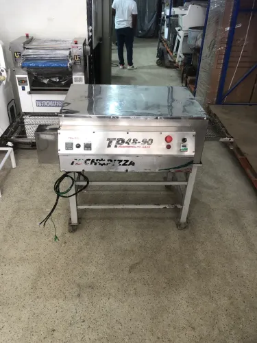 Venda de maquinário industrial de padaria forno tecnopizza a esteira