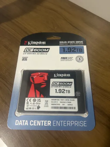 SSD Kingston DC600M Enterprise de 1.92TB
