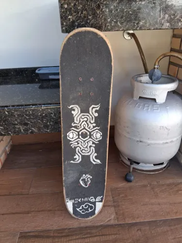 Skate personalizado usado