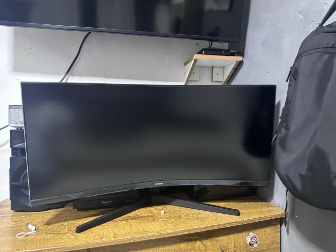 Monitor de jogos Samsung Odyssey G5 32" WQHD 165Hz Curvo