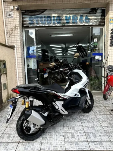 ADV HONDA 150cc (Praticamente nova 6000km) - IMPECÁVEL