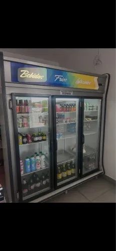 Expositor refrigerador alto serviço