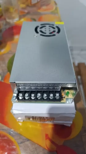 Fonte chaveada 30A para som automotivo