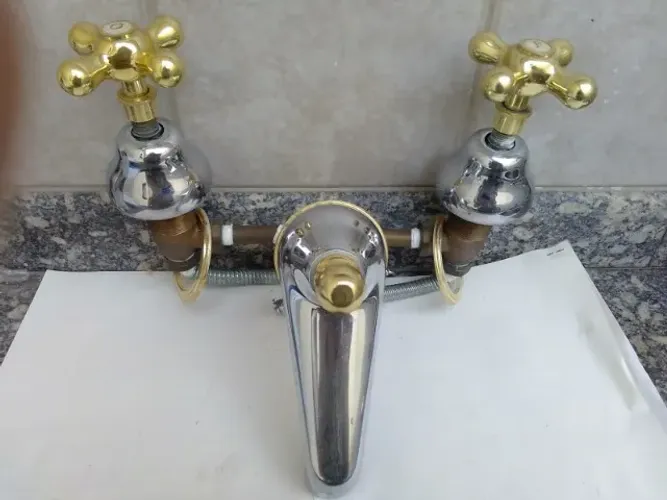 Misturador para lavatório linha Belle Époque Dourado e Cromado - DECA 