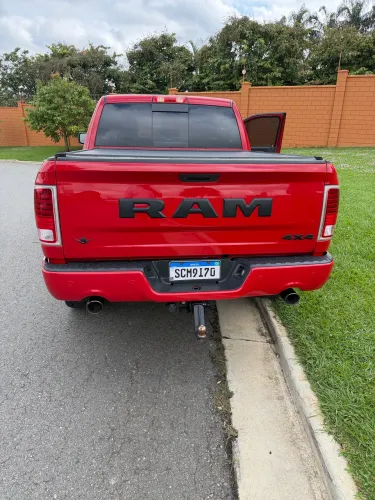 Ram Classic Laramie Night Edition 5.7 V8 16V Gasolina 4X4 Aut. 2022