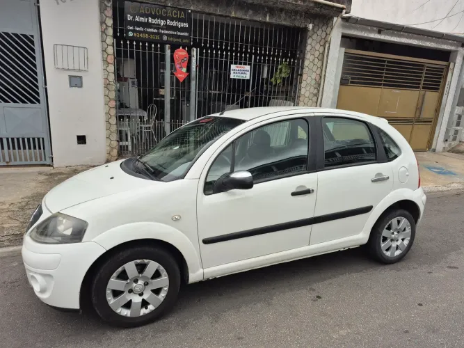 Citroen C3 GLX 1.4/ GLX Sonora 1.4 Flex 8V 5P 2012