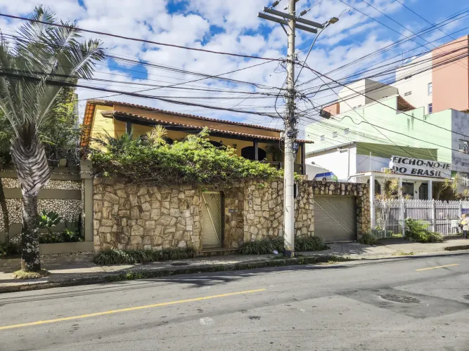 Casa de 6 quartos no Cascatinha com piscina para venda