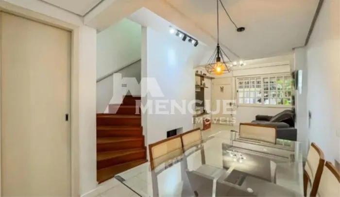 Casa a venda com 3 dormitórios e 2 vagas de garagem por R$ 550.000,00 no bairro Jardim Itú