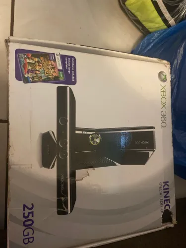 Xbox 360 fat 250GB com caixa, fone lacrado, controle, jogo e kinect
