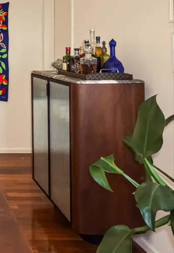 Bar / cristaleira Plumb