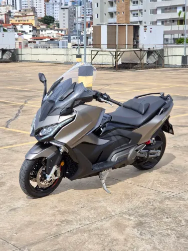 Kymco AK550i Premium 2025 - Apenas 7 mil kms