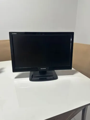 Monitor Lenovo ThinkVision LED  Ótimo Estado