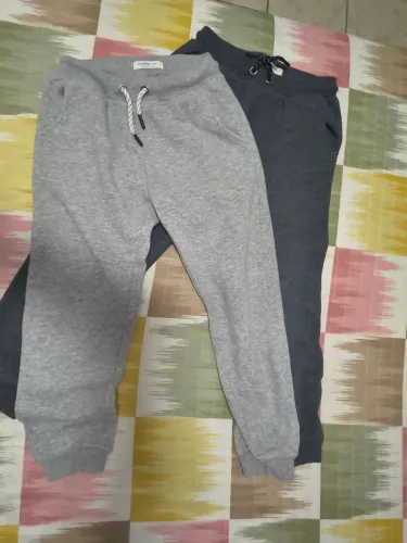 Duas calças moletom infantil masculino tamanho 06
