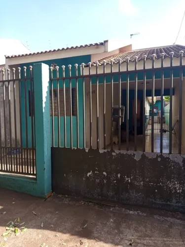 Vendo casa em MARINGÁ