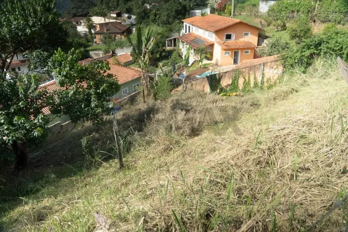 Lote 600 M² no Bairro Quintas