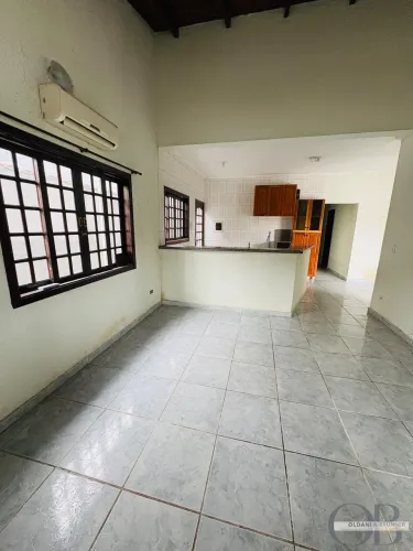CASA TÉRREA NO HORTO FLORESTAL EM UBATUBA