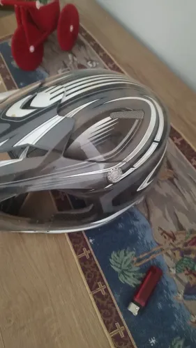 Capacete ara tralha