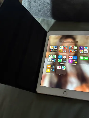 Vendo iPad (6ª geração) 32 GB rose