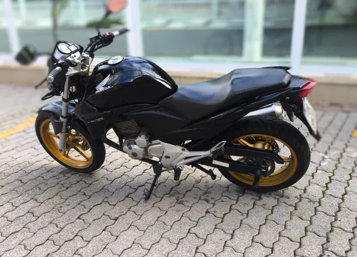 Moto cb300r 2015