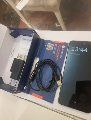 Celular Moto G5 na caixa
