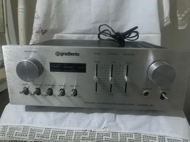 Amplificador Gradiente Model 80