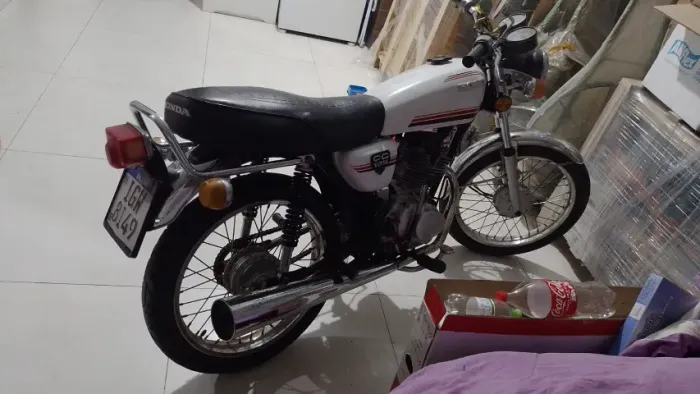 CG Bolinha ano 1980 motor com 5 mil km somente, para restaurar. 