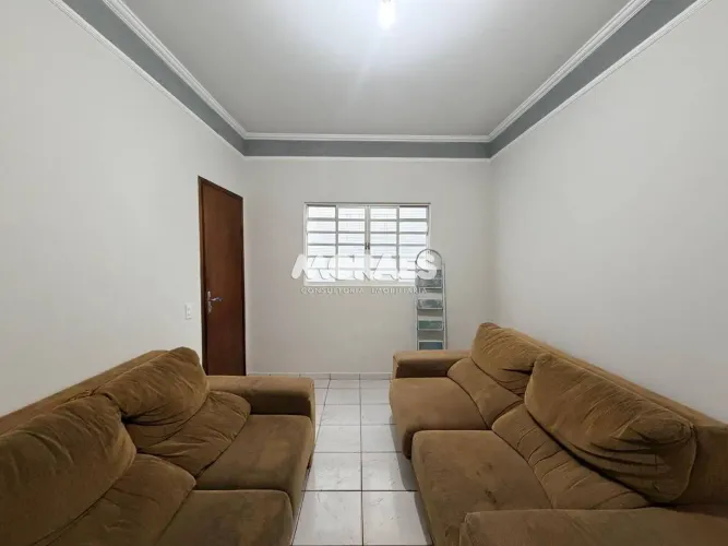 Casa com 3 quartos para alugar, 100 m² por R$ 2.000/mês - Jardim Jussara - Bauru/SP
