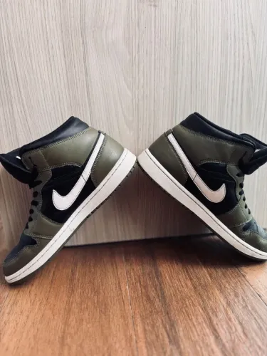 Tênis Air Jordan 1 Mid