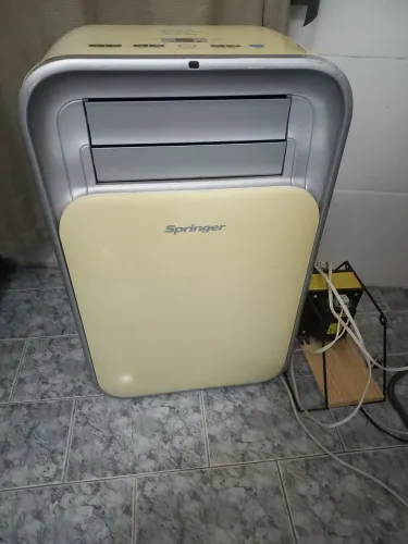 Vendo ar condicionado portatil 220v em perfeito estado da marca Springer